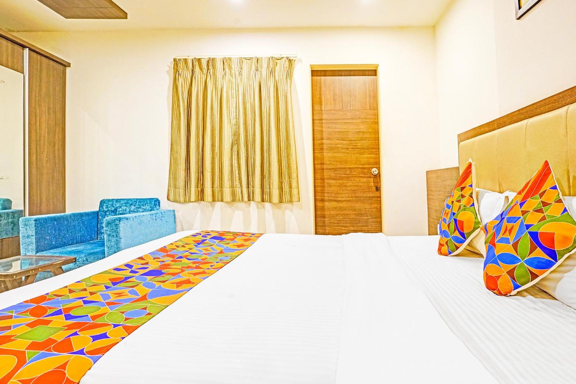Fabhotel Prime Sky Light Vadodara Bagian luar foto