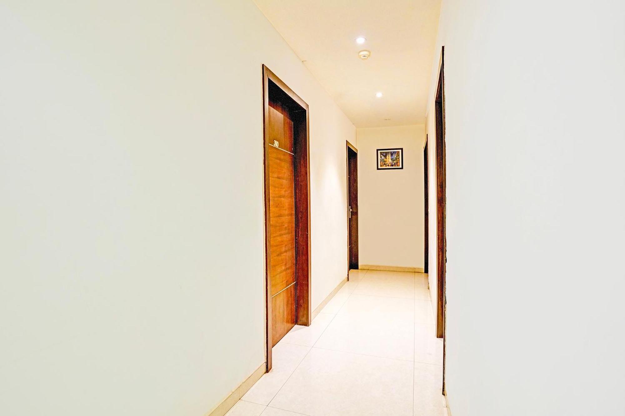 Fabhotel Prime Sky Light Vadodara Bagian luar foto