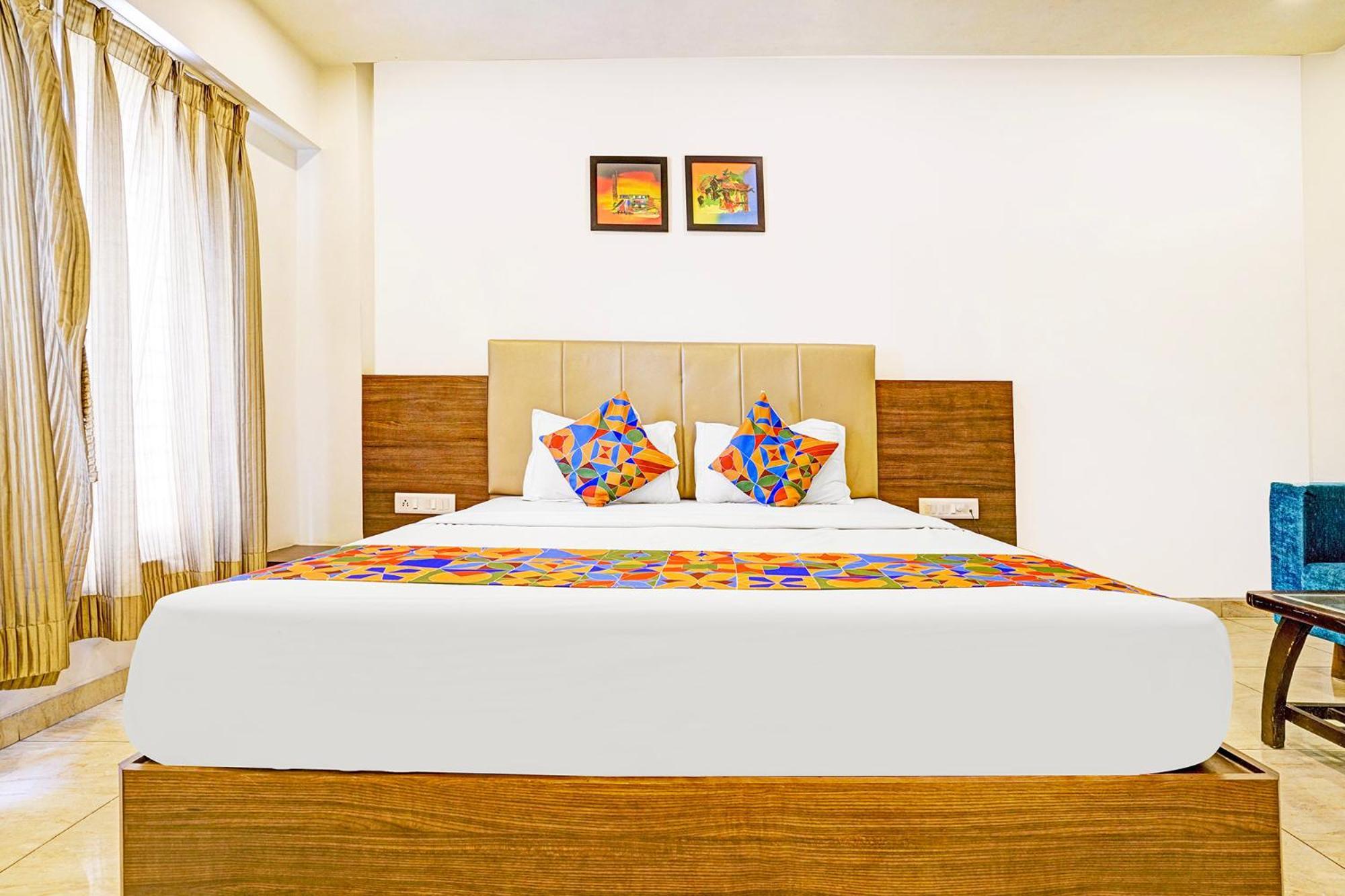 Fabhotel Prime Sky Light Vadodara Bagian luar foto