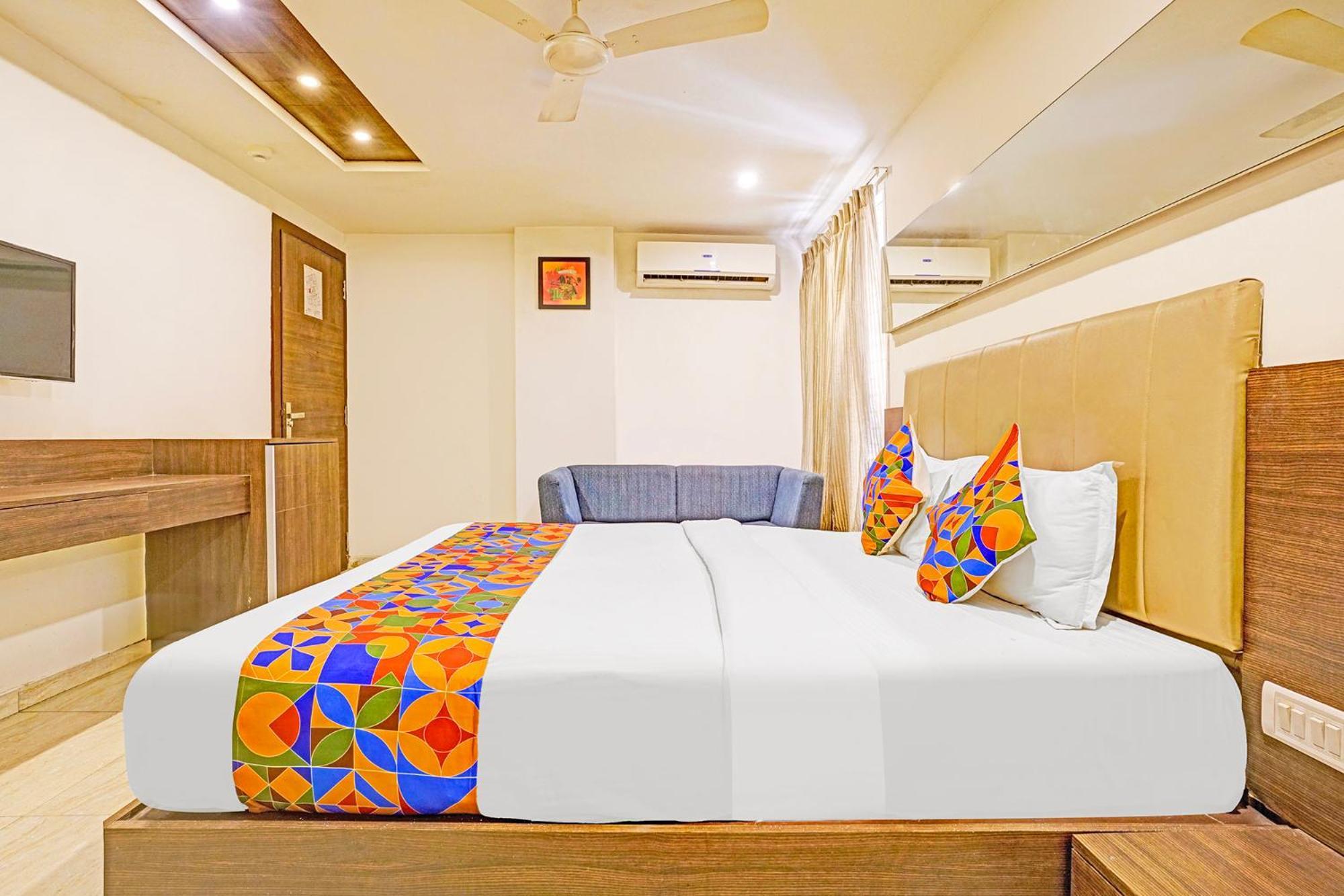 Fabhotel Prime Sky Light Vadodara Bagian luar foto