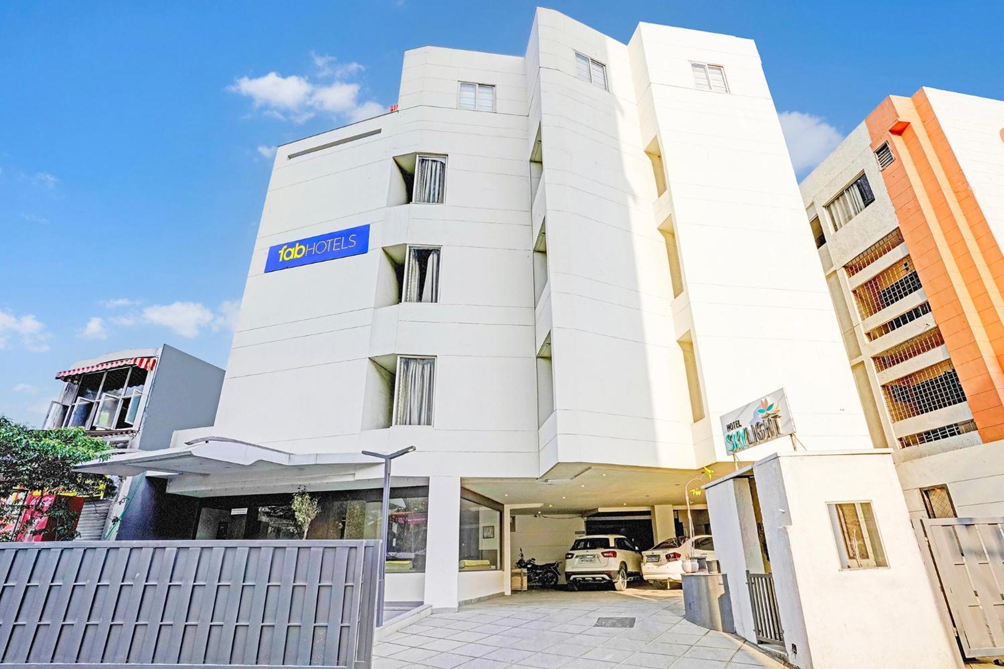 Fabhotel Prime Sky Light Vadodara Bagian luar foto