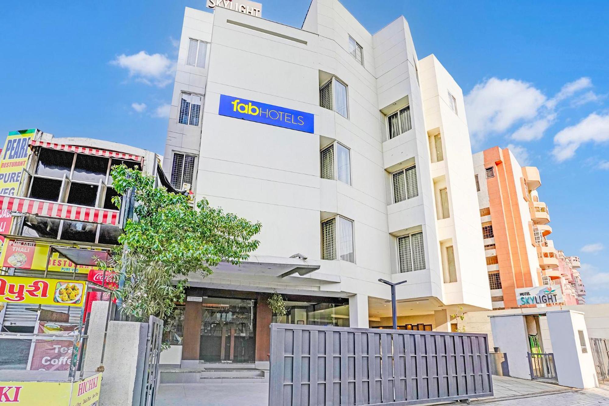 Fabhotel Prime Sky Light Vadodara Bagian luar foto