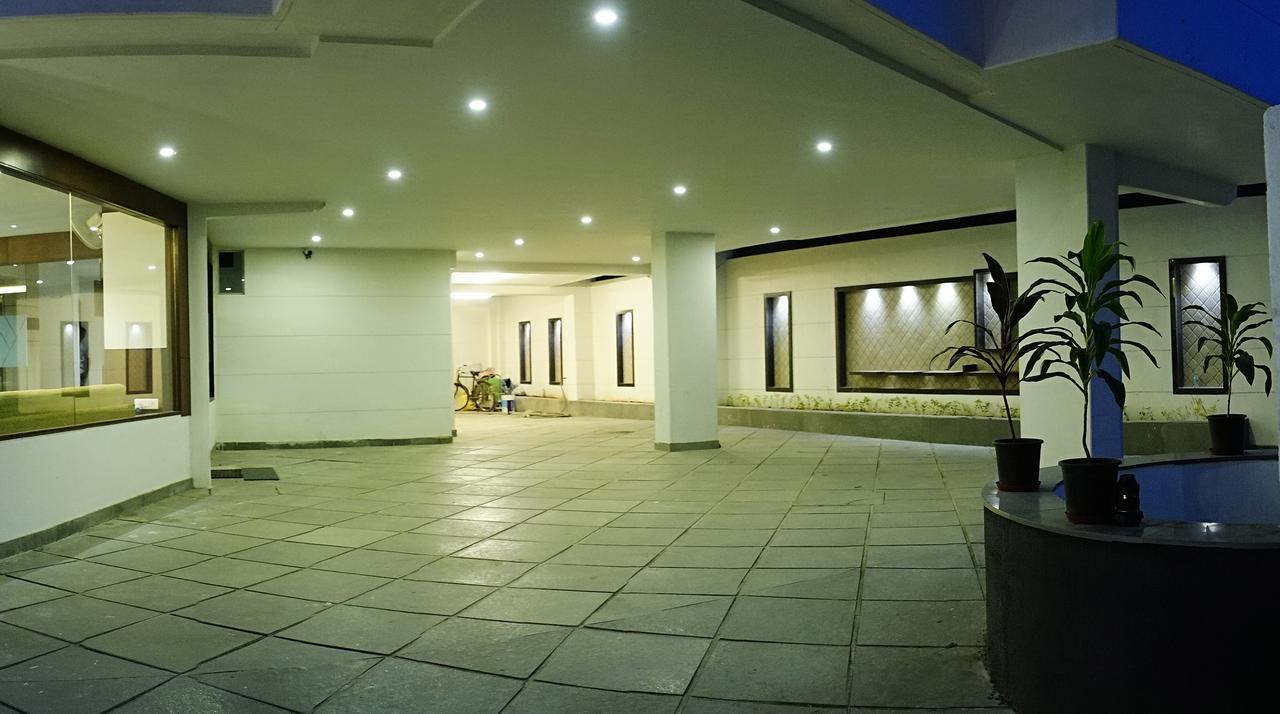 Fabhotel Prime Sky Light Vadodara Bagian luar foto
