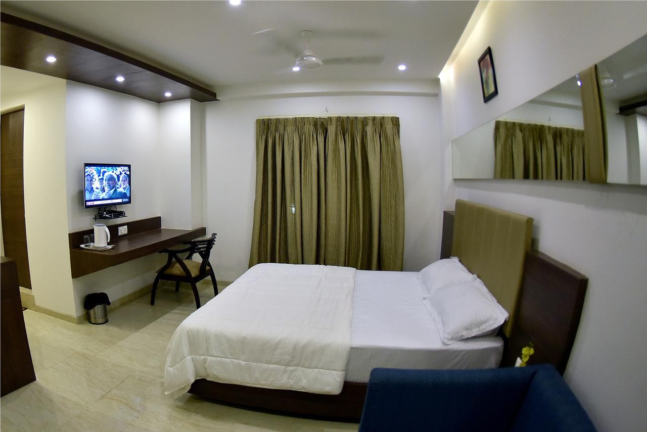 Fabhotel Prime Sky Light Vadodara Bagian luar foto